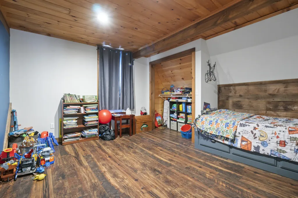 602 Woodman Hill Road Minot ME 04258