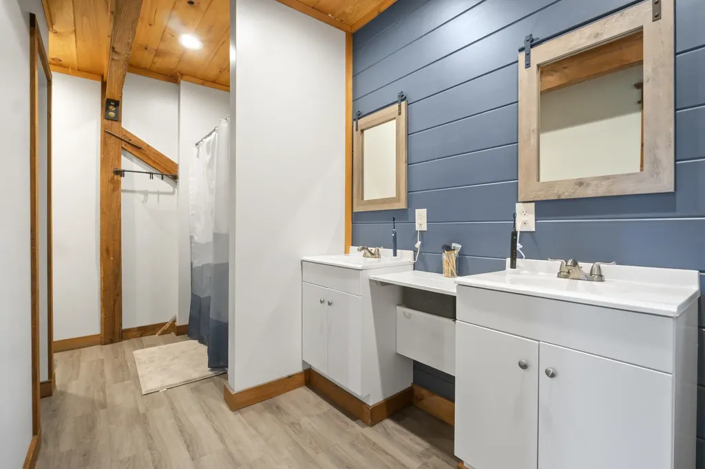 602 Woodman Hill Road Minot ME 04258