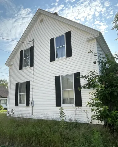 18 Front Street Topsham ME 04086