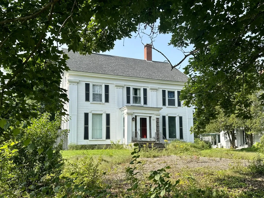587 Main Street Calais ME 04619