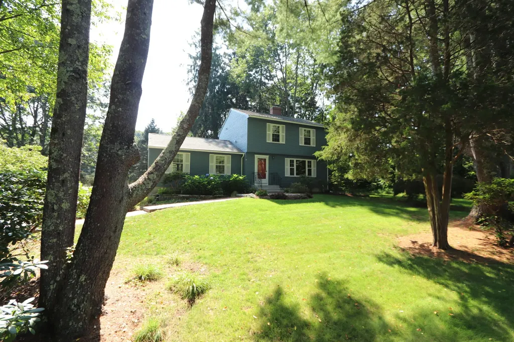 3 Douglas Way Eliot ME 03903