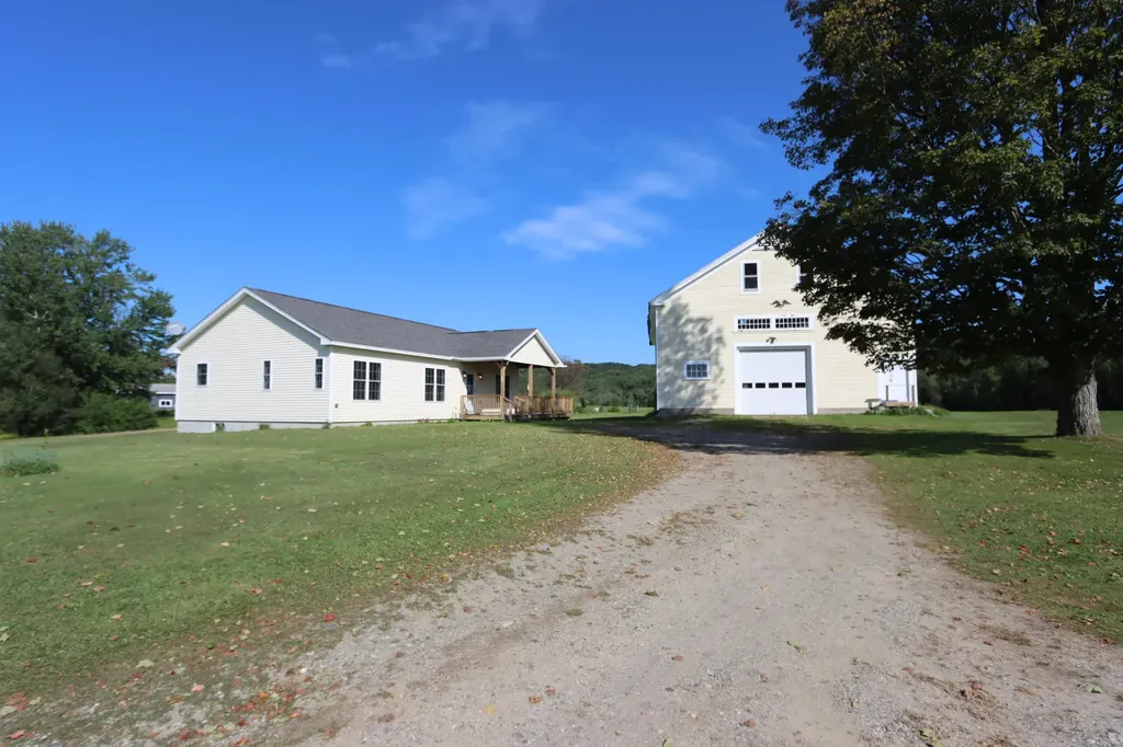 841 Gardiner Road Wales ME 04280