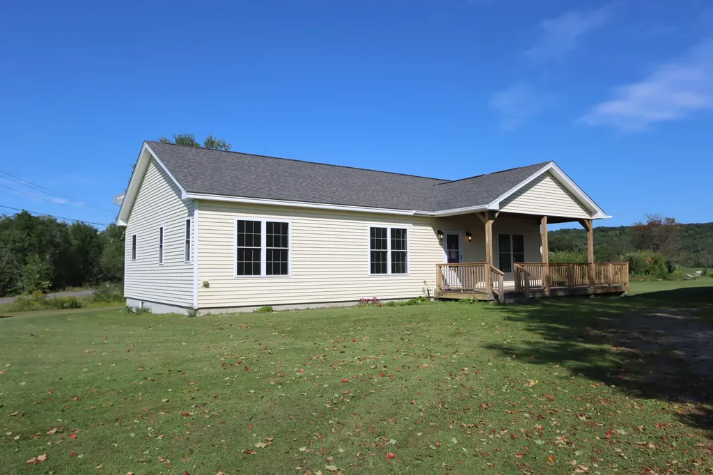 841 Gardiner Road Wales ME 04280