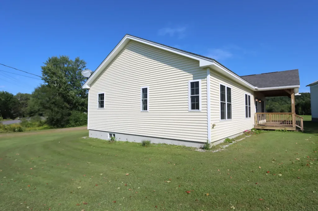 841 Gardiner Road Wales ME 04280