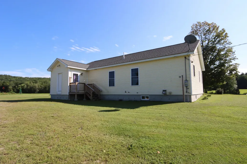 841 Gardiner Road Wales ME 04280