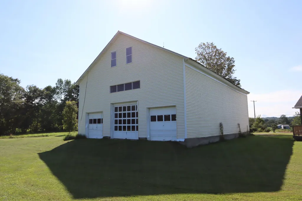 841 Gardiner Road Wales ME 04280