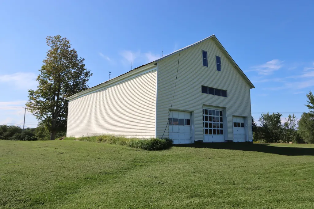 841 Gardiner Road Wales ME 04280
