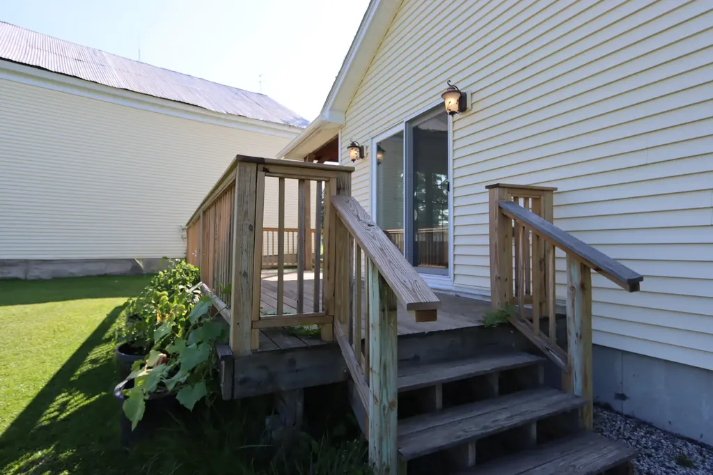 841 Gardiner Road Wales ME 04280