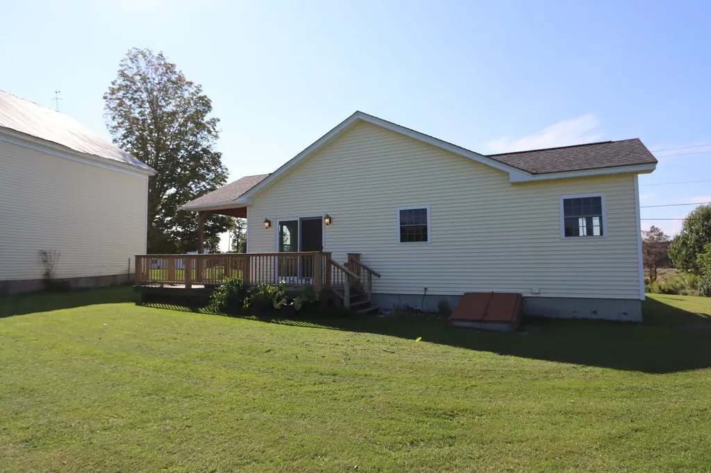 841 Gardiner Road Wales ME 04280