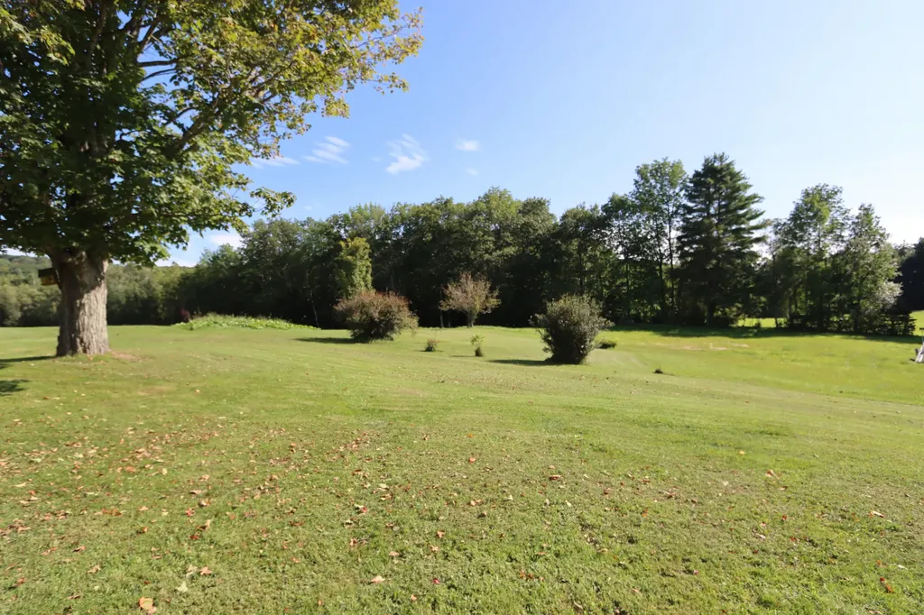 841 Gardiner Road Wales ME 04280