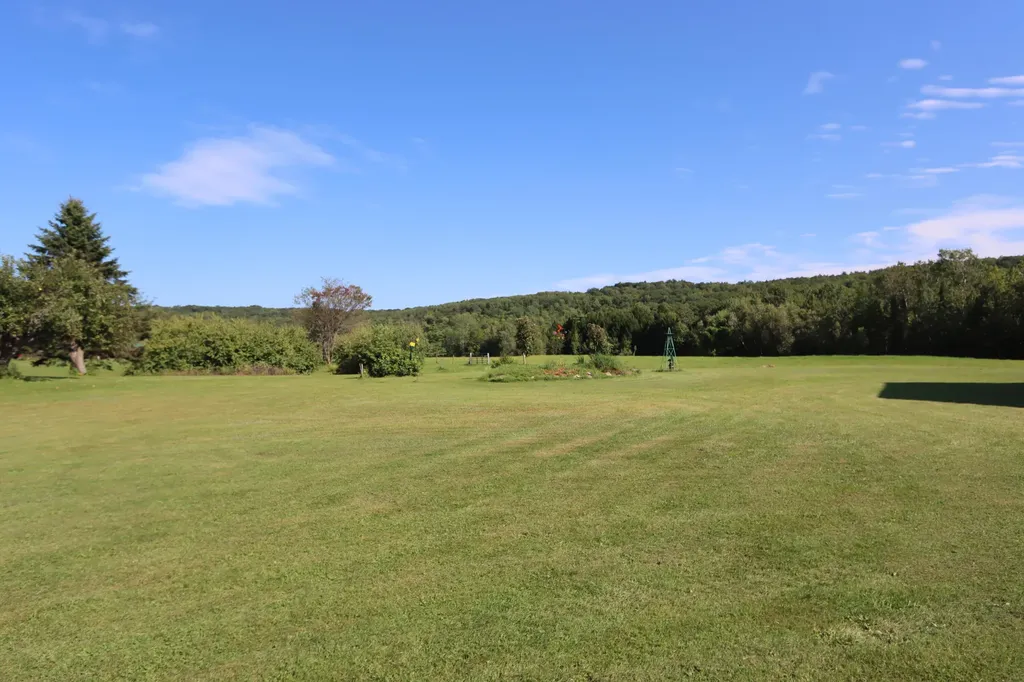 841 Gardiner Road Wales ME 04280