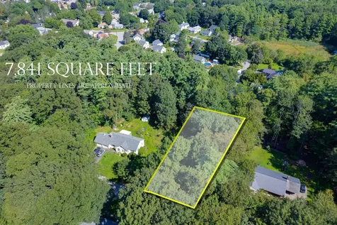 17 Page Street Kittery ME 03904