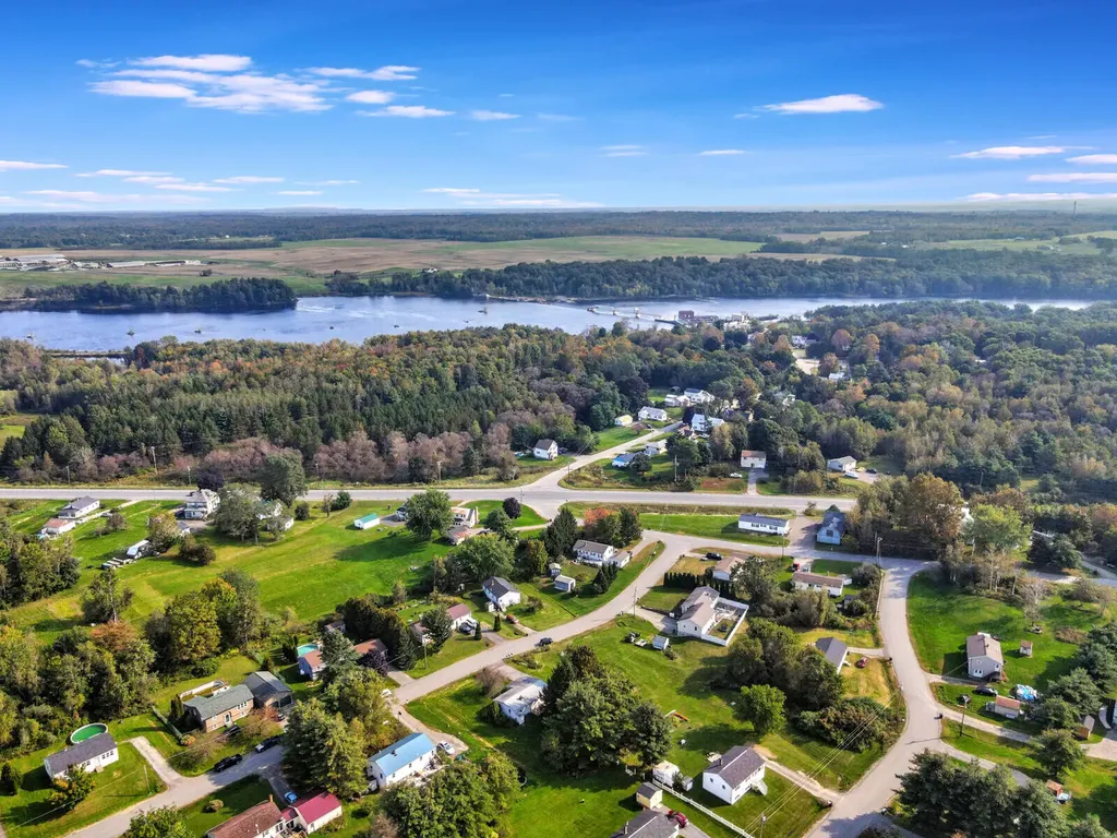 9 Kingman Road Fairfield ME 04937