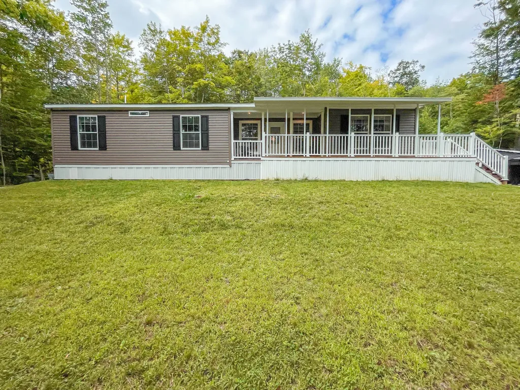 365 N Raymond Road Poland ME 04274
