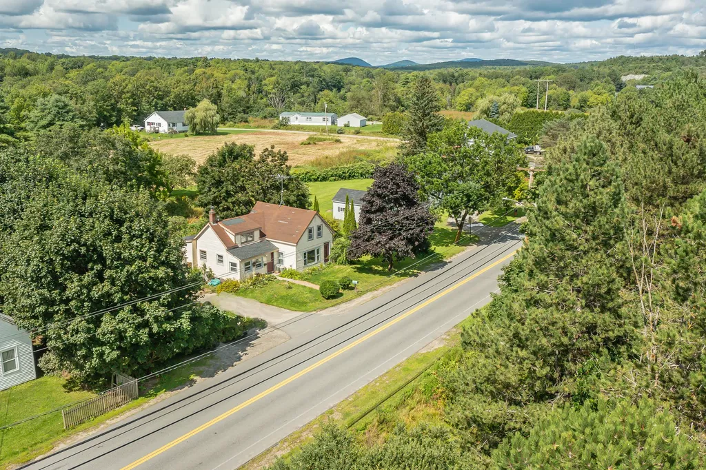 28 Old County Road Thomaston ME 04861