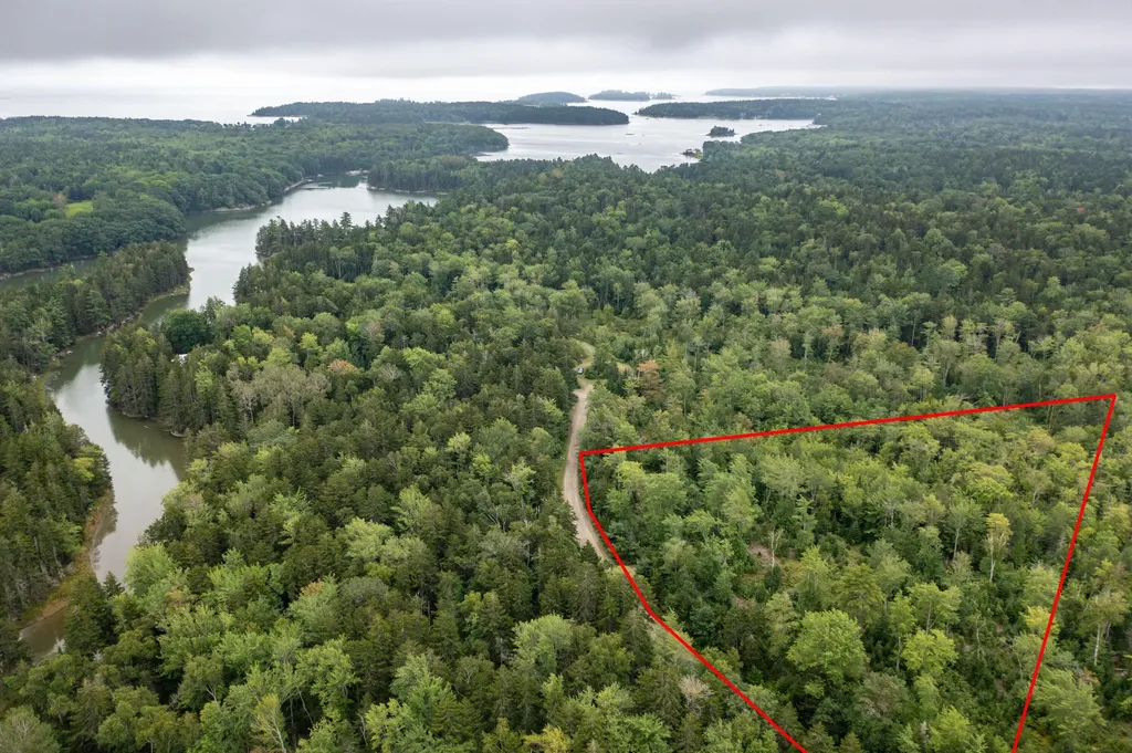 O Boulder Hill Road Saint George ME 04860
