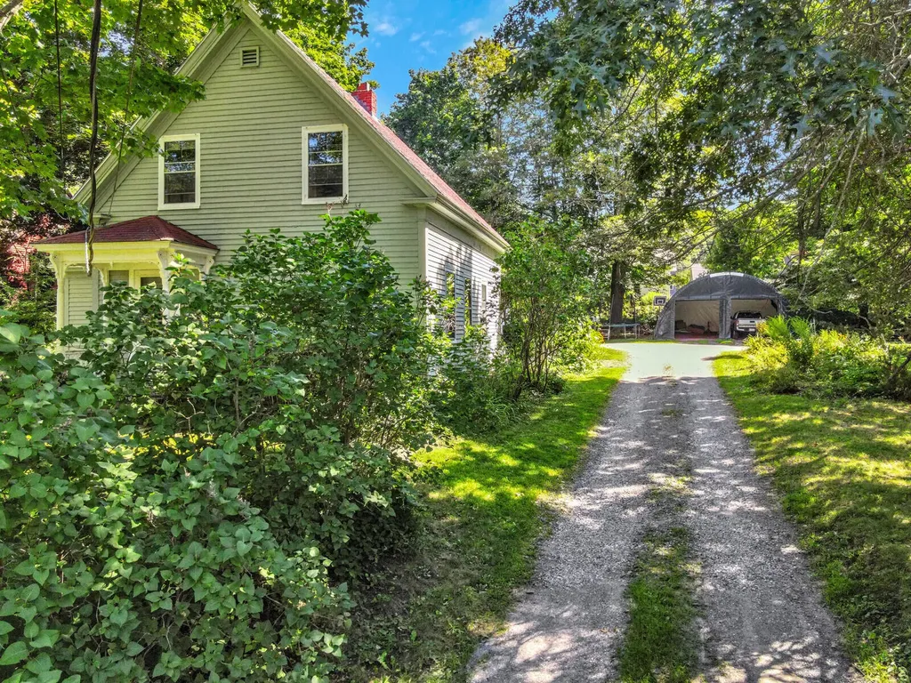 84 Central Street Gardiner ME 04345