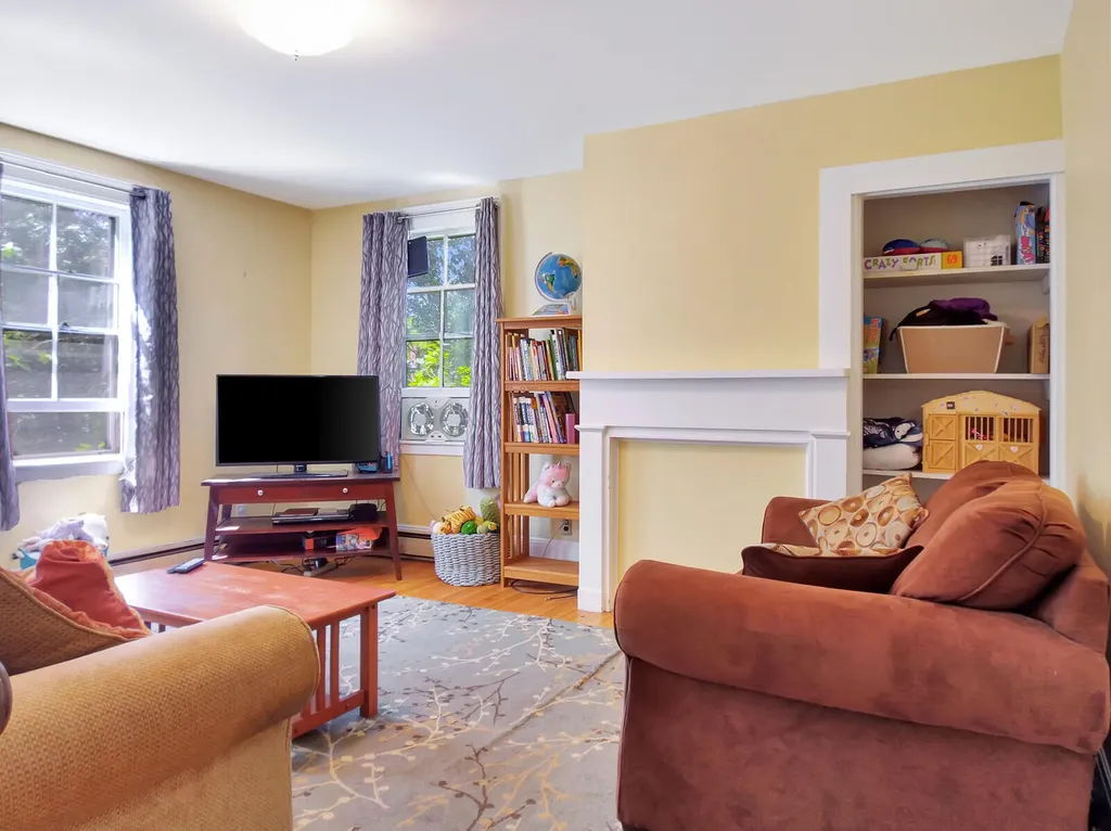 84 Central Street Gardiner ME 04345