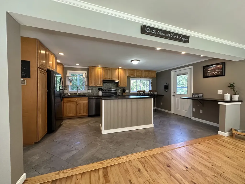 320 Garfield Road Minot ME 04258