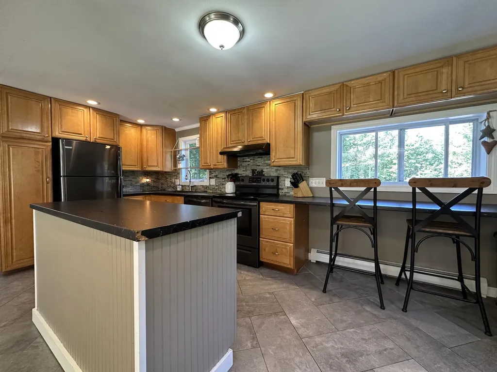 320 Garfield Road Minot ME 04258