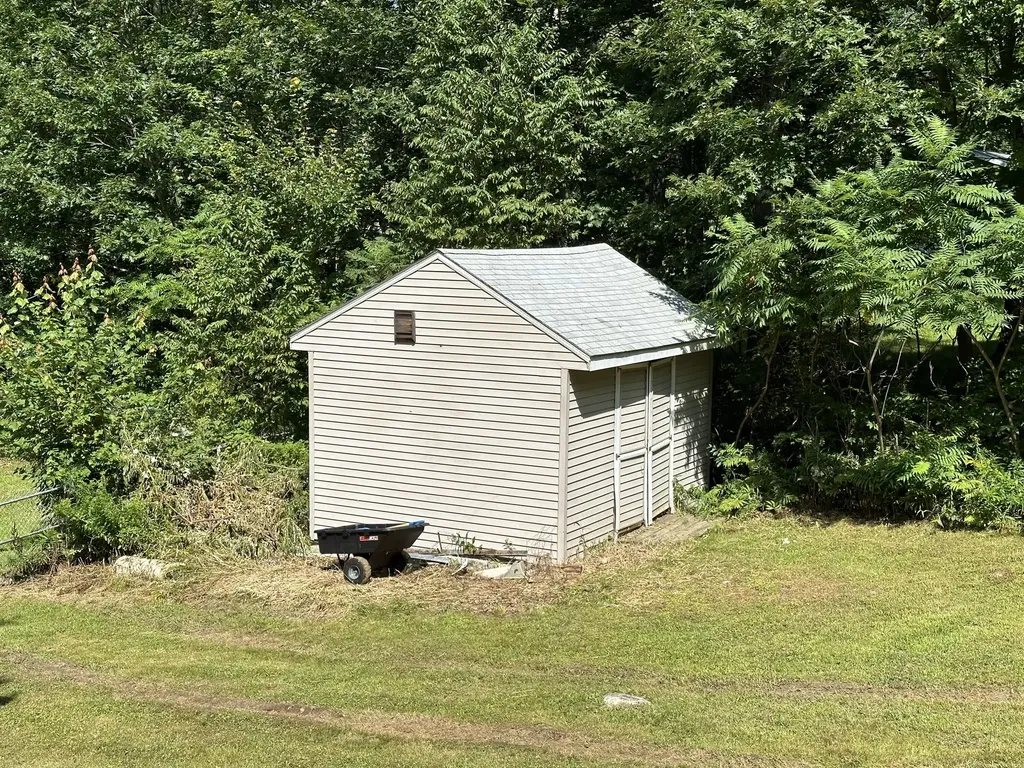 320 Garfield Road Minot ME 04258