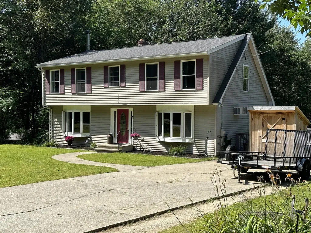 320 Garfield Road Minot ME 04258