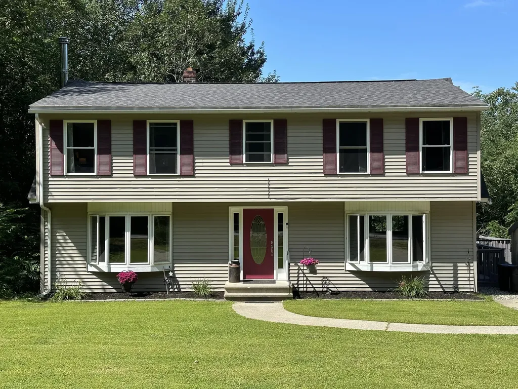 320 Garfield Road Minot ME 04258