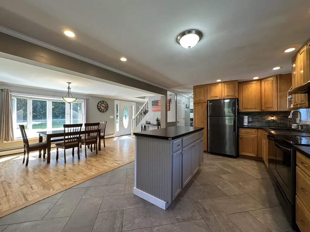 320 Garfield Road Minot ME 04258