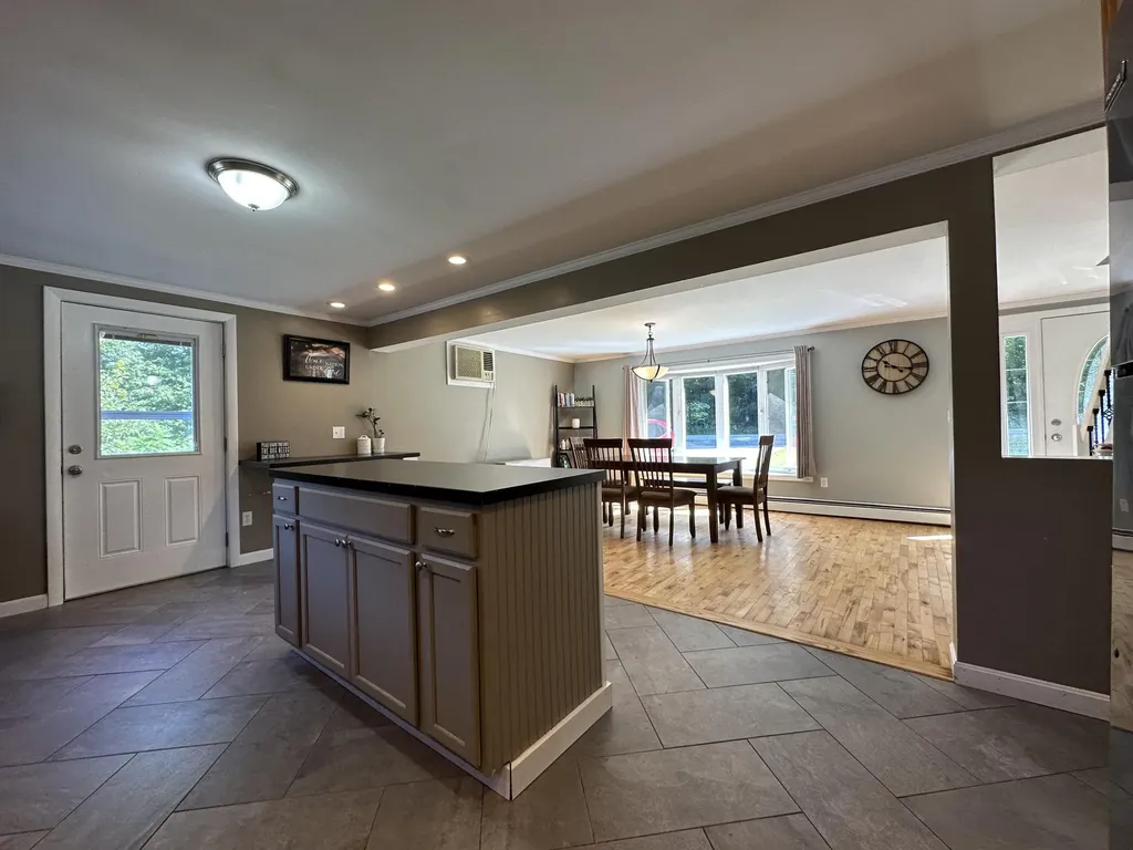 320 Garfield Road Minot ME 04258