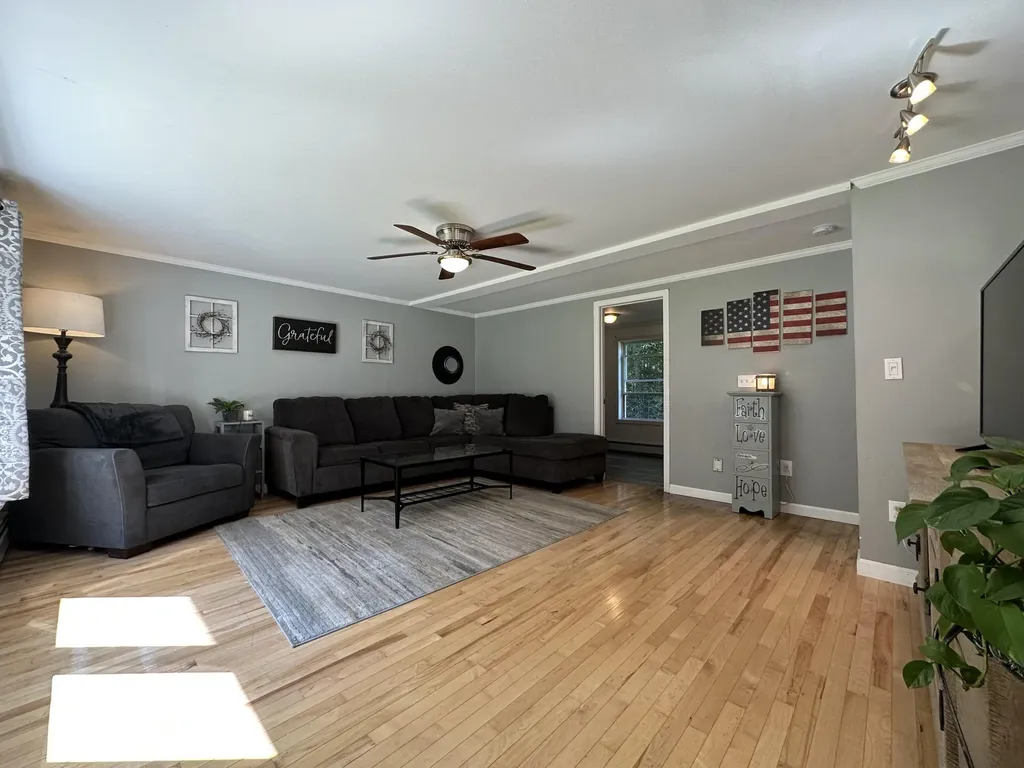 320 Garfield Road Minot ME 04258