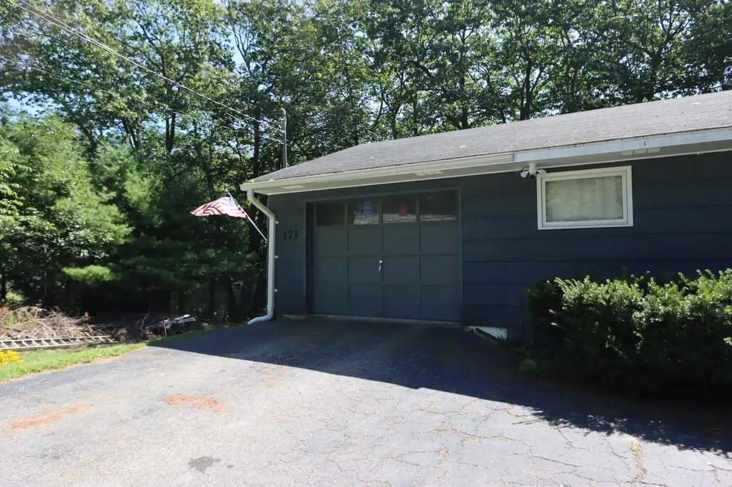 173 Narrows Pond Road Winthrop ME 04364