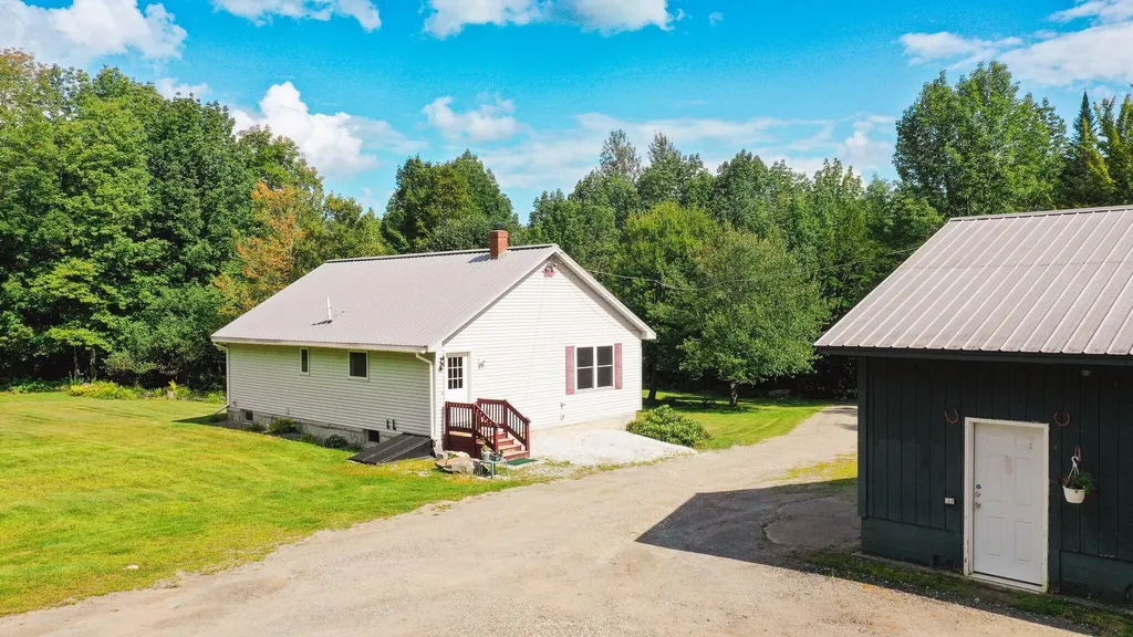 272 Knowlton Corner Road Farmington ME 04938
