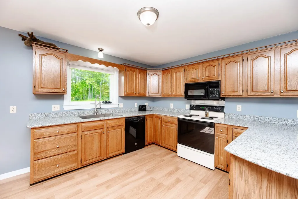 272 Knowlton Corner Road Farmington ME 04938