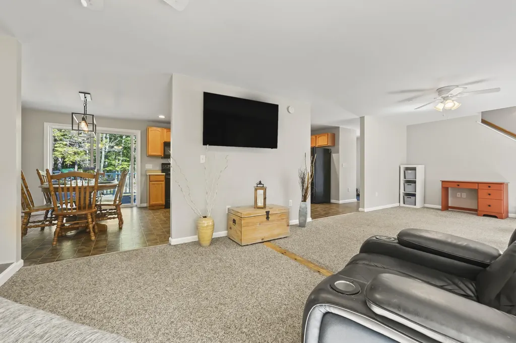 319 King Hill Road Naples ME 04055