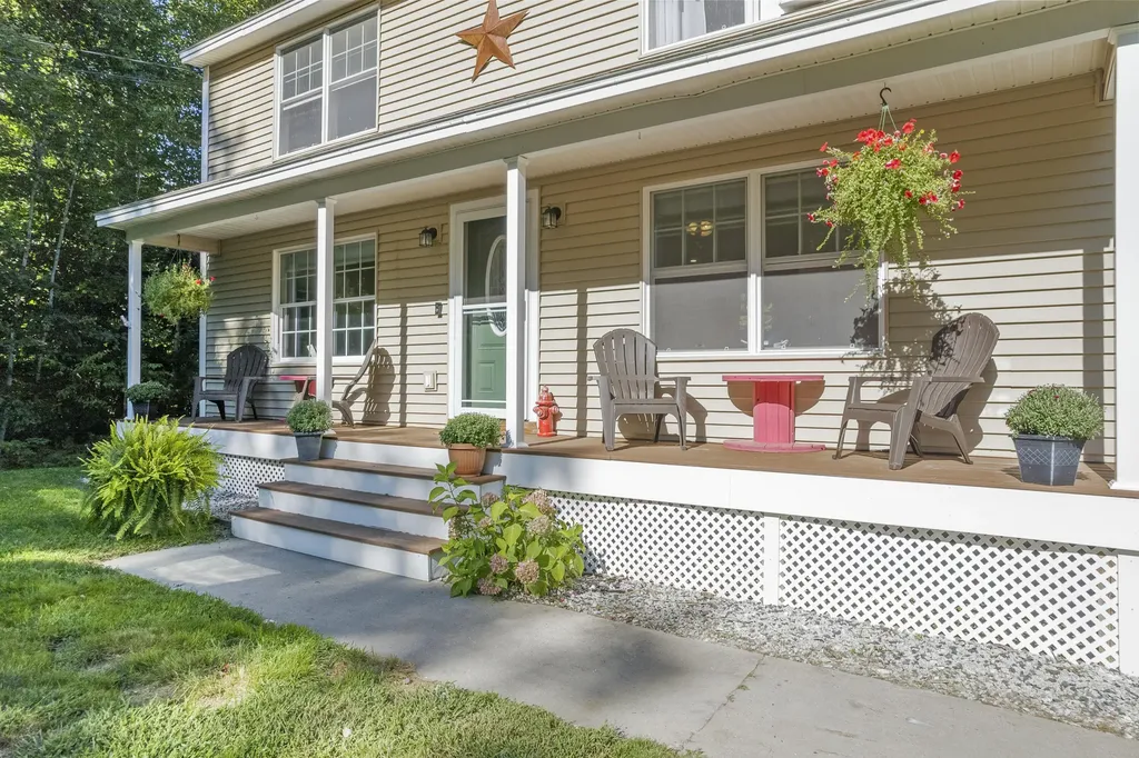 319 King Hill Road Naples ME 04055