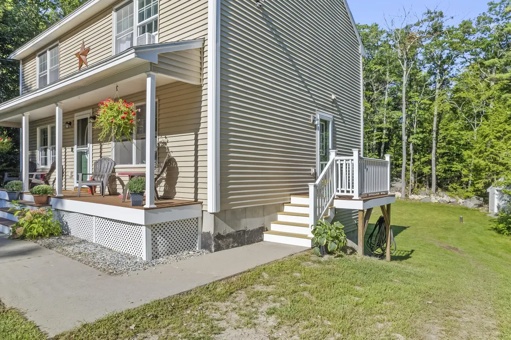 319 King Hill Road Naples ME 04055
