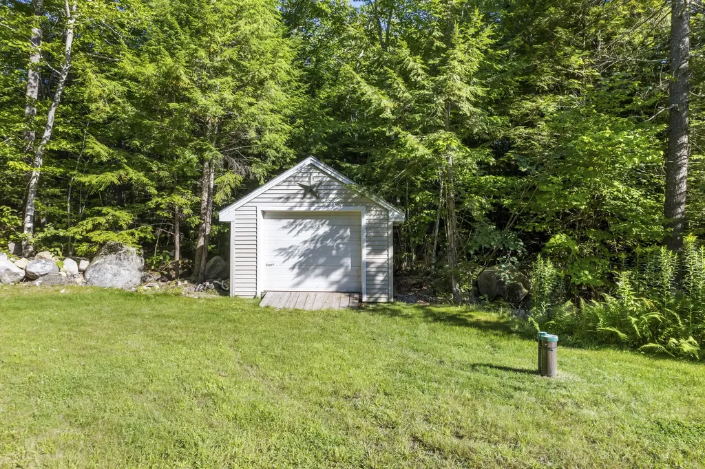319 King Hill Road Naples ME 04055