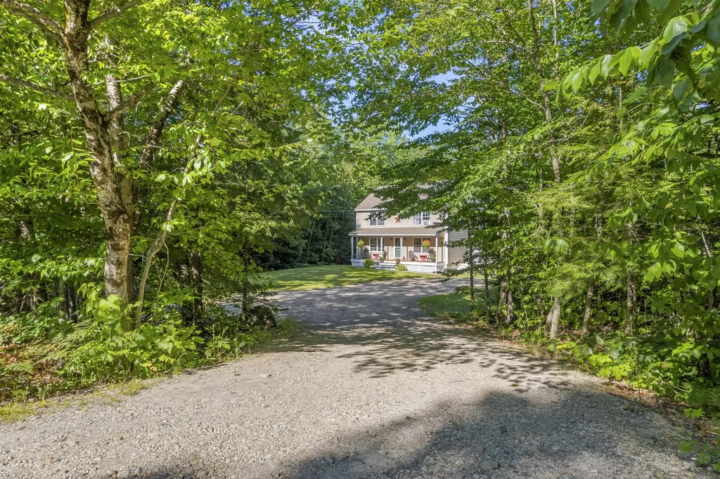 319 King Hill Road Naples ME 04055