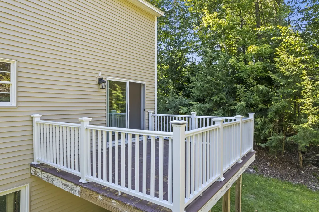 319 King Hill Road Naples ME 04055