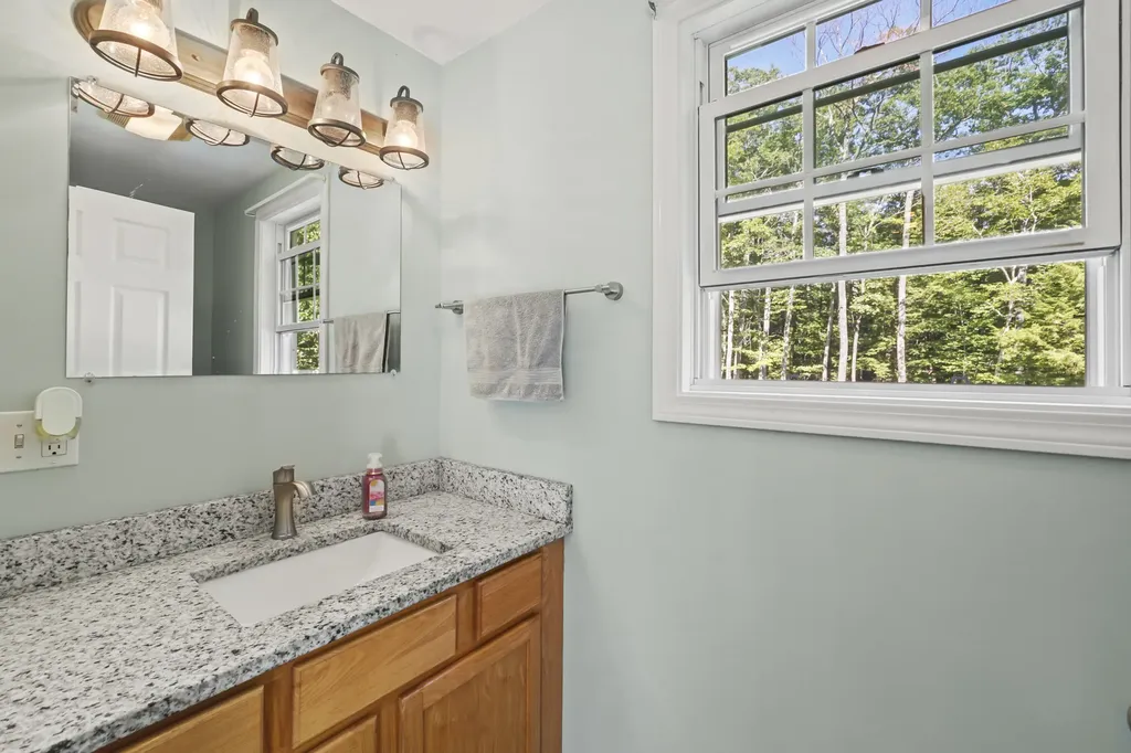 319 King Hill Road Naples ME 04055