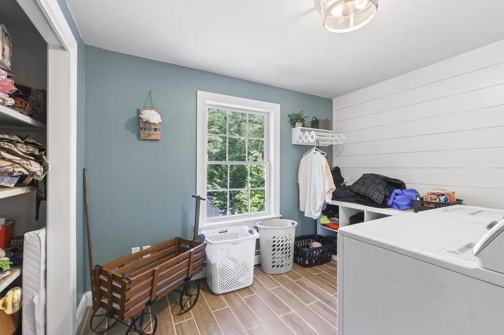 319 King Hill Road Naples ME 04055