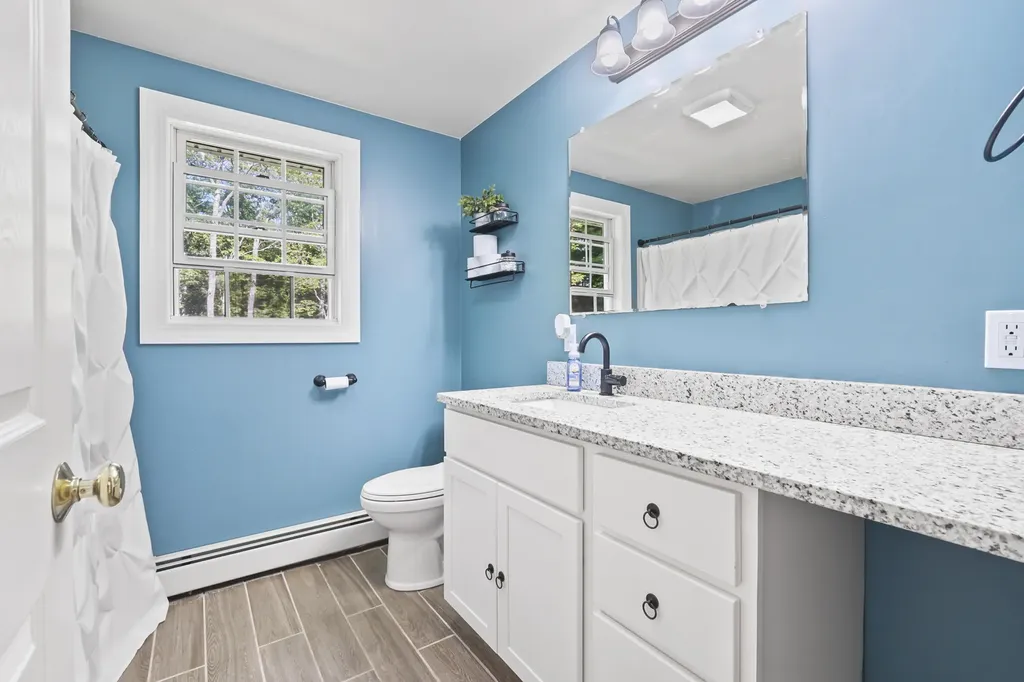 319 King Hill Road Naples ME 04055