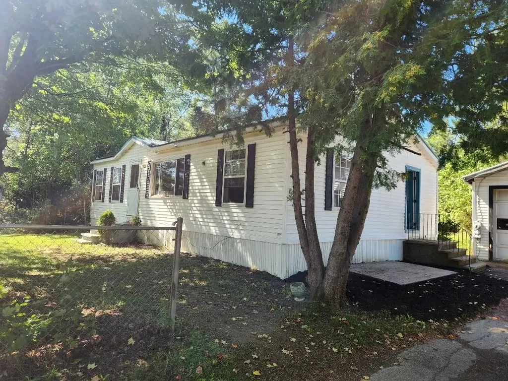 157 Wing Road Levant ME 04456
