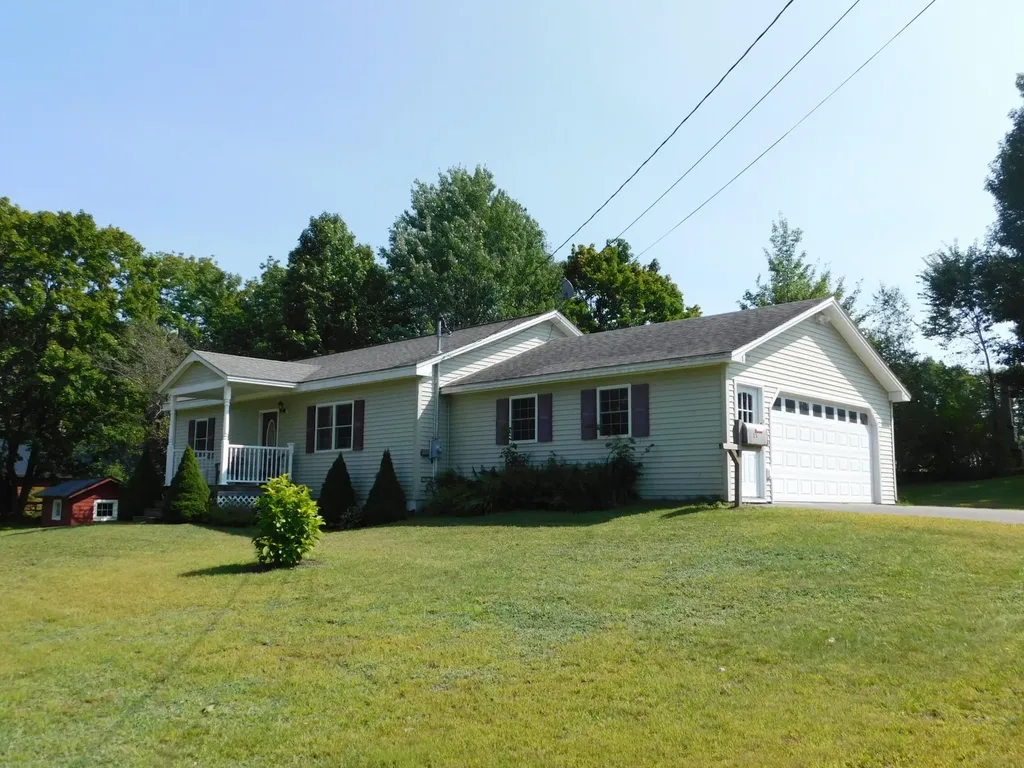 33 Green Street Skowhegan ME 04976