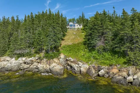 47 Dyces Head Road Castine ME 04421