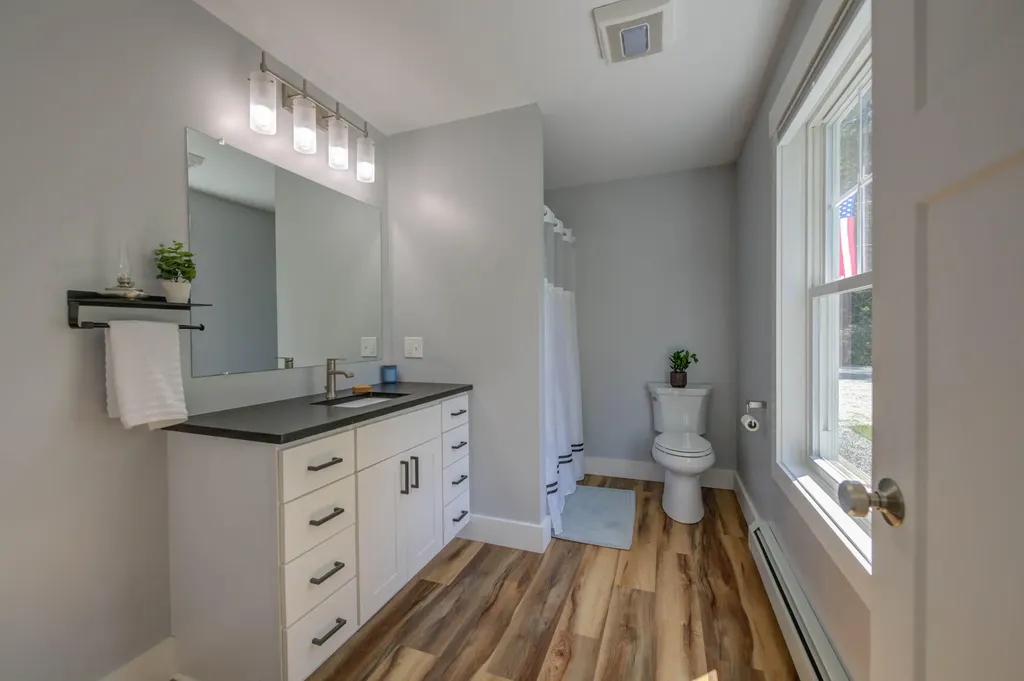 209 Royal Road Pownal ME 04069