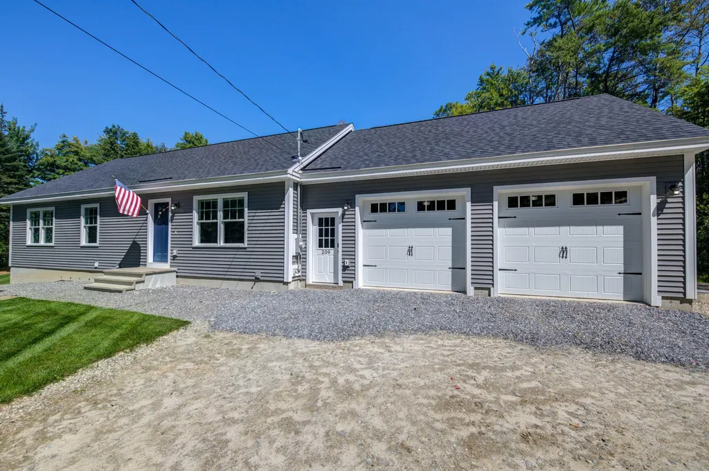 209 Royal Road Pownal ME 04069