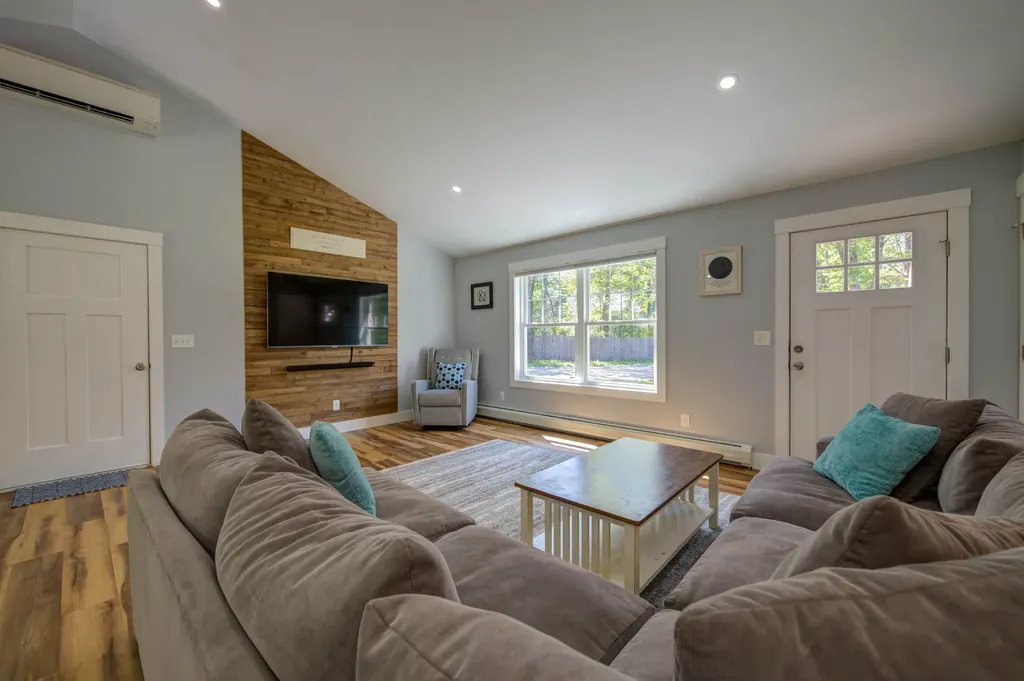 209 Royal Road Pownal ME 04069