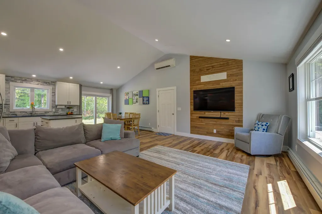 209 Royal Road Pownal ME 04069