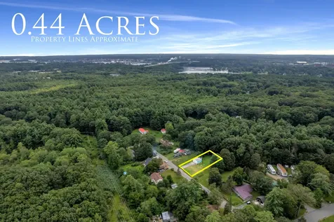 12 Armour Drive Kittery ME 03904